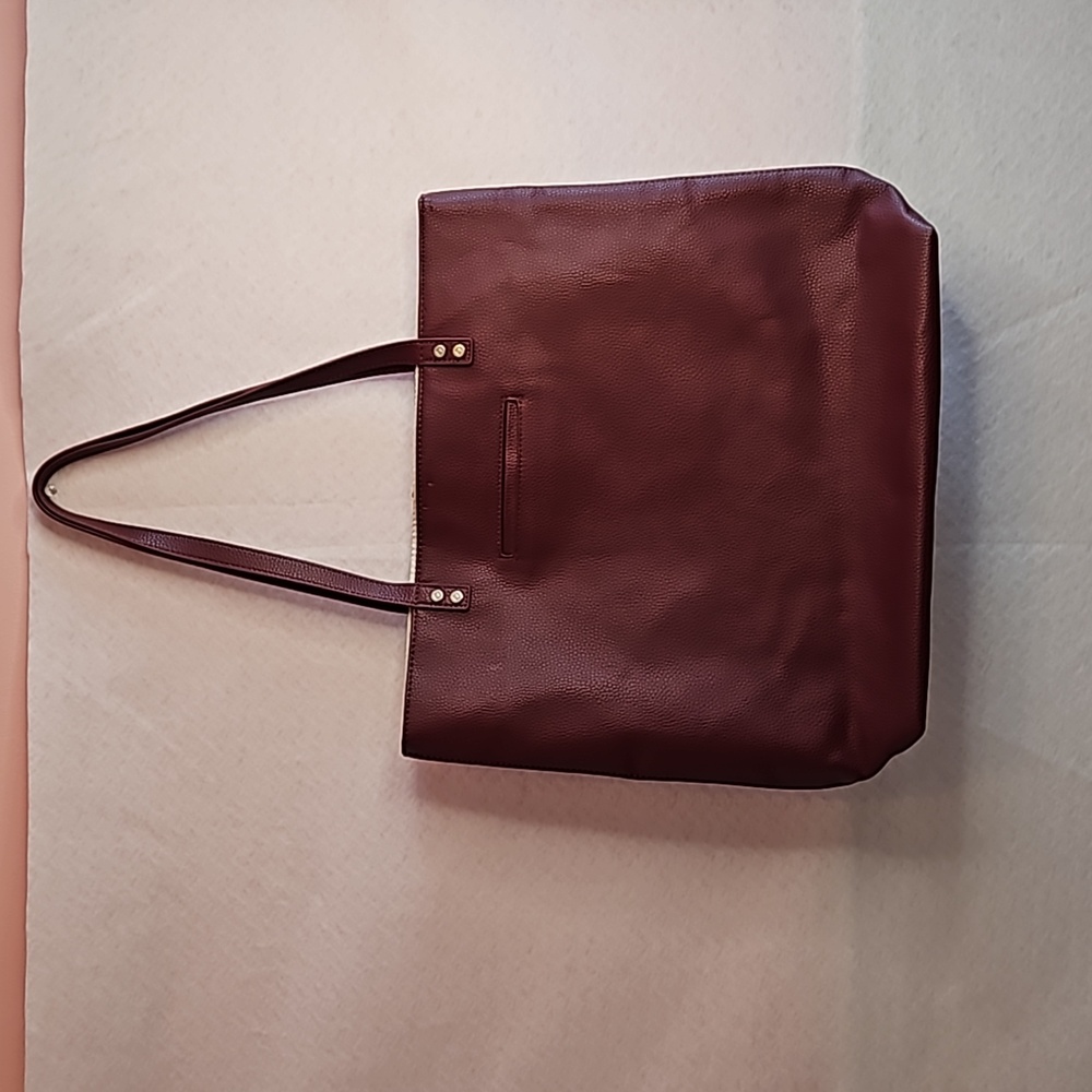 Women's large Thirsty one Burgundy tote.